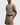 T-shirt blanc avec poche beige contrastante - Zoom sur la poche